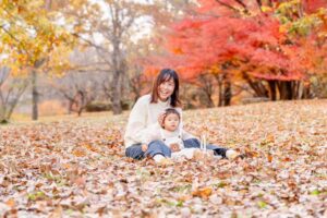 女性と子供の写真